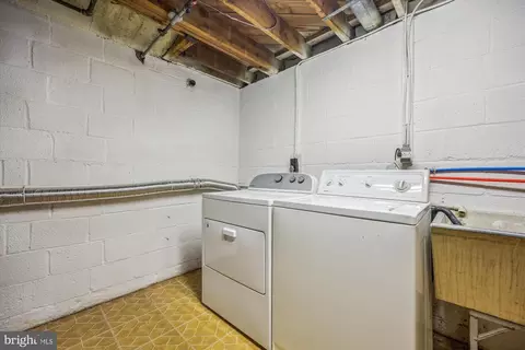 905 Kenbrook Dr, Silver Spring, MD 20902 photo 41