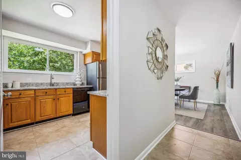 905 Kenbrook Dr, Silver Spring, MD 20902 photo 10