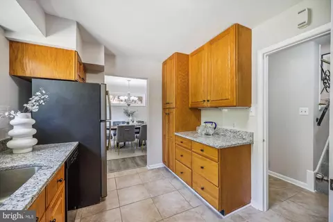 905 Kenbrook Dr, Silver Spring, MD 20902 photo 9