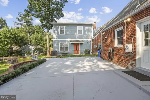Exterior - 1005 Navahoe Dr, Silver Spring, MD 20903 photo 5 of 6