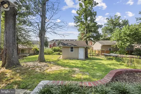 Exterior - 1005 Navahoe Dr, Silver Spring, MD 20903 photo 4 of 6