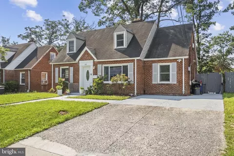 Exterior - 1005 Navahoe Dr, Silver Spring, MD 20903 photo 3 of 6