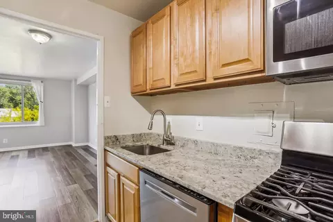 Kitchen - 1900 Lyttonsville Rd #602, Silver Spring, MD 20910 photo 2 of 3