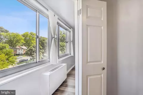 Entry Way - 1900 Lyttonsville Rd #602, Silver Spring, MD 20910 photo 2 of 3
