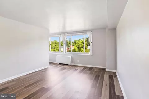 Living - 1900 Lyttonsville Rd #602, Silver Spring, MD 20910 photo 3 of 6