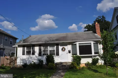9809 Montauk Ave, Bethesda, MD 20817