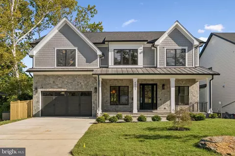 6017 Berkshire Dr, Bethesda, MD 20814