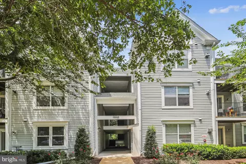 10007 Vanderbilt Cir #10-6, Rockville, MD 20850