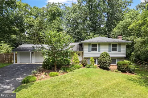 7605 Warbler Ln, Derwood, MD 20855