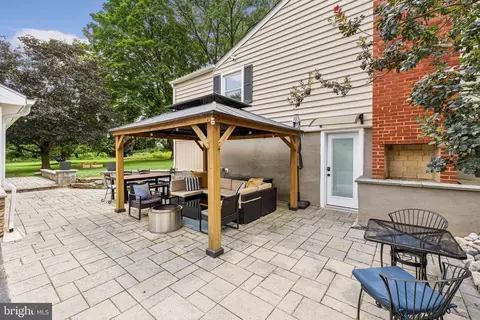 Exterior - 15921 Attleboro Rd, Silver Spring, MD 20905 photo 3 of 7