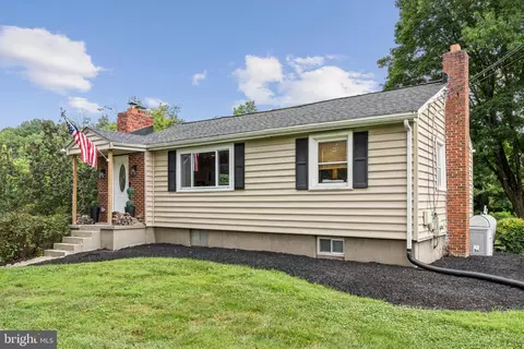 Exterior - 15921 Attleboro Rd, Silver Spring, MD 20905 photo 2 of 7