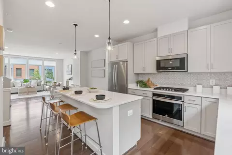 8044 Red Hook St, Derwood, MD 20855