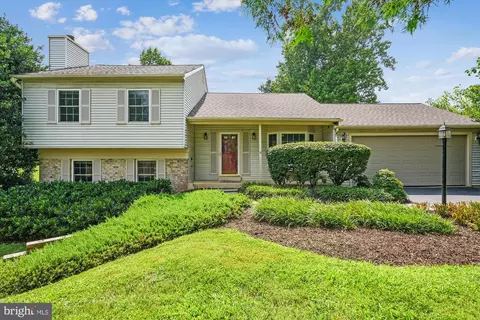17402 Blossom View Dr, Olney, MD 20832