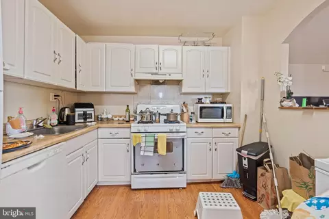 Kitchen - 8830 Piney Branch Rd #704, Silver Spring, MD 20903 photo 2 of 2