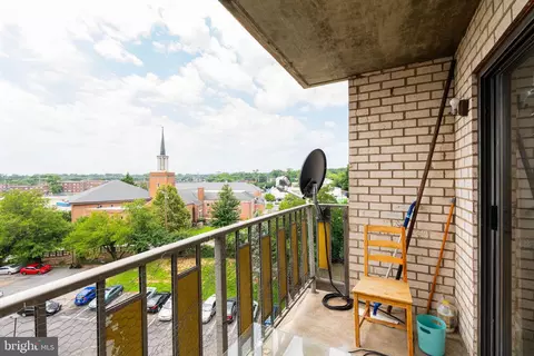 Exterior - 8830 Piney Branch Rd #704, Silver Spring, MD 20903 photo 1 of 2