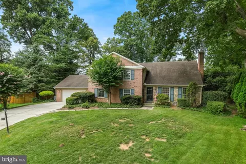 6940 Race Horse Ln, Rockville, MD 20852