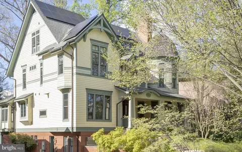 5402 Tuscarawas Rd, Bethesda, MD 20816