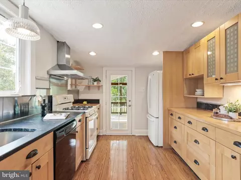 22119 Dickerson School Rd, Dickerson, MD 20842 photo 14