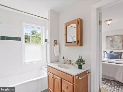 22119 Dickerson School Rd, Dickerson, MD 20842 photo 30