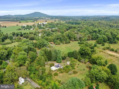 22119 Dickerson School Rd, Dickerson, MD 20842 photo 4