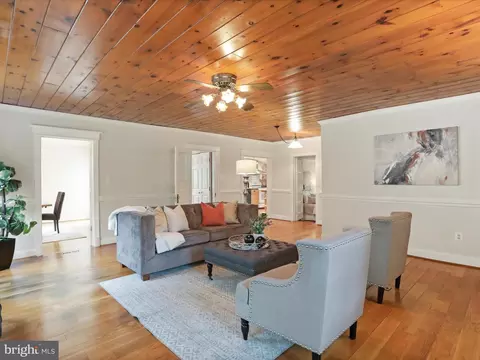 22119 Dickerson School Rd, Dickerson, MD 20842 photo 5