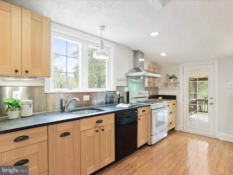 22119 Dickerson School Rd, Dickerson, MD 20842 photo 9