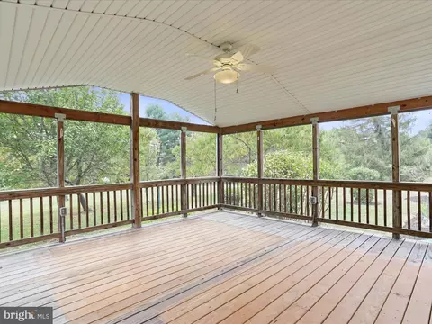 22119 Dickerson School Rd, Dickerson, MD 20842 photo 31
