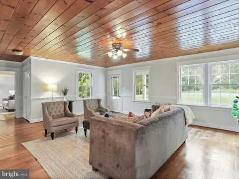 22119 Dickerson School Rd, Dickerson, MD 20842 photo 6