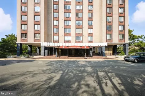 9701 Fields Rd #2208, Gaithersburg, MD 20878