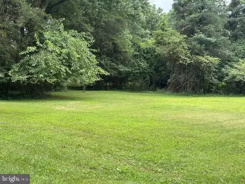 Exterior - 15701 Edwards Ferry Rd, Poolesville, MD 20837 photo 1 of 7