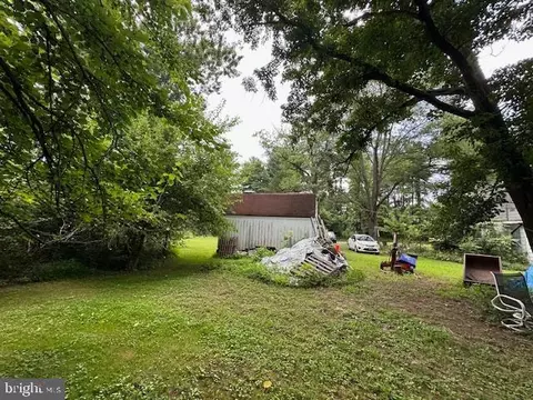 Exterior - 15701 Edwards Ferry Rd, Poolesville, MD 20837 photo 6 of 7