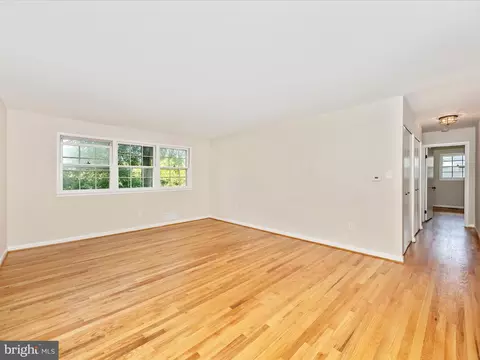 Living - 14801 Flintstone Ln, Silver Spring, MD 20905 photo 2 of 9