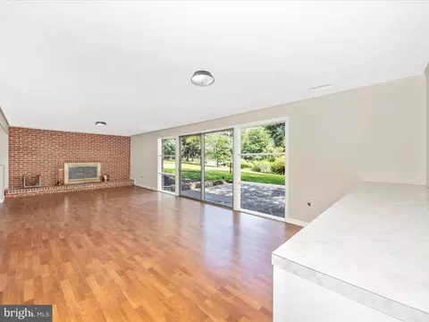 Living - 14801 Flintstone Ln, Silver Spring, MD 20905 photo 6 of 9