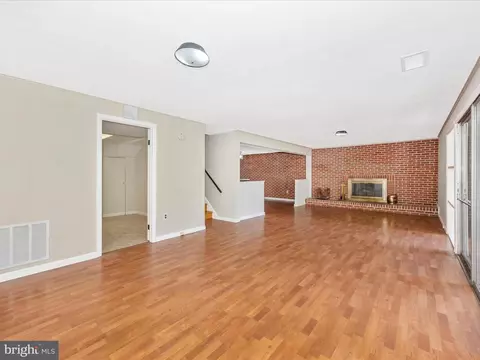 Living - 14801 Flintstone Ln, Silver Spring, MD 20905 photo 7 of 9