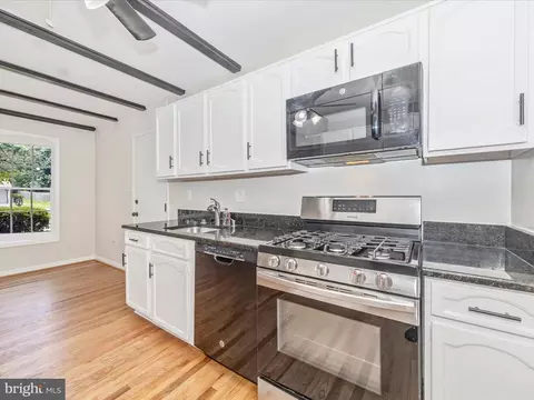 Kitchen - 14801 Flintstone Ln, Silver Spring, MD 20905 photo 4 of 5