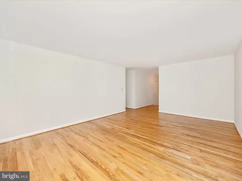 Living - 14801 Flintstone Ln, Silver Spring, MD 20905 photo 3 of 9