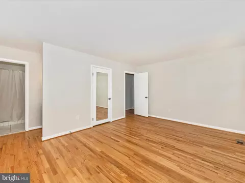 Bedroom - 14801 Flintstone Ln, Silver Spring, MD 20905 photo 3 of 8