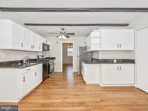 Kitchen - 14801 Flintstone Ln, Silver Spring, MD 20905 photo 1 of 5