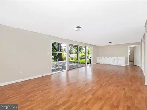 Living - 14801 Flintstone Ln, Silver Spring, MD 20905 photo 9 of 9
