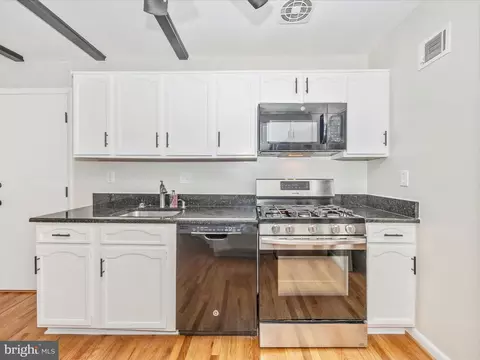 Kitchen - 14801 Flintstone Ln, Silver Spring, MD 20905 photo 3 of 5