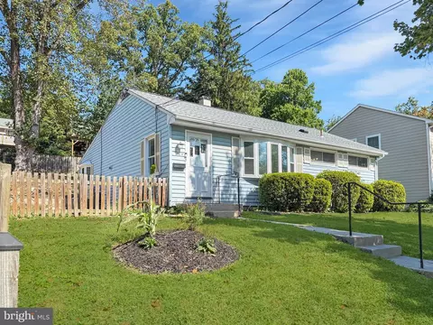 1204 Parrish Dr, Rockville, MD 20851