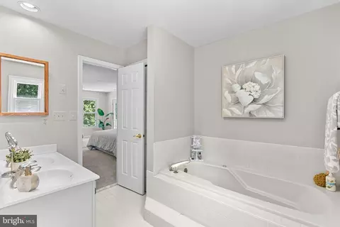 Bath - 16524 Copperstrip Ln, Silver Spring, MD 20906 photo 2 of 7