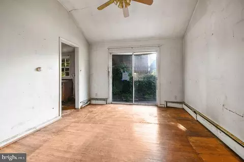 Living - 500 Burnt Mills Ave, Silver Spring, MD 20901 photo 3 of 3