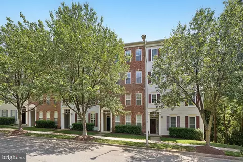 944 Orchard Ridge Dr #200, Gaithersburg, MD 20878