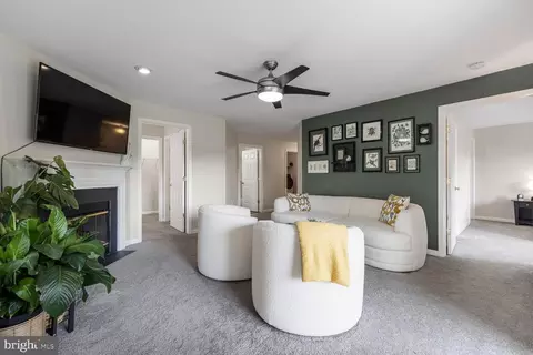 11804 Eton Manor Dr #203, Germantown, MD 20876