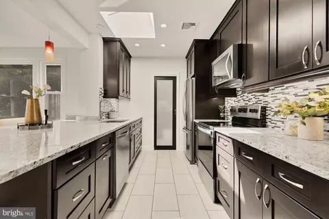 8921 Whitney St, Silver Spring, MD 20901 photo 8