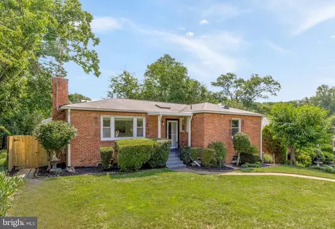 8921 Whitney St, Silver Spring, MD 20901 photo 2