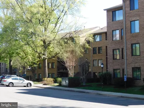 5811 Edson Ln #204, Rockville, MD 20852