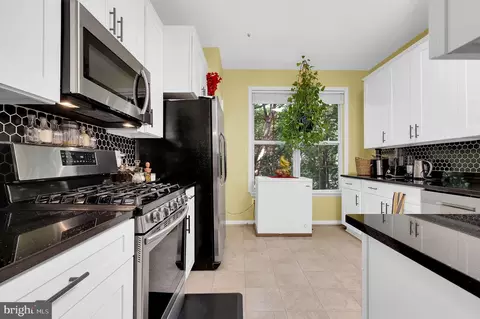 18063 Royal Bonnet Cir, Montgomery Village, MD 20886