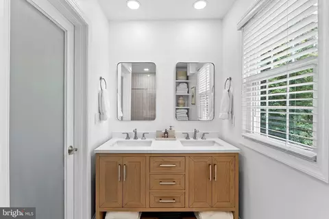 Bath - 10313 Parkman Rd, Silver Spring, MD 20903 photo 3 of 6